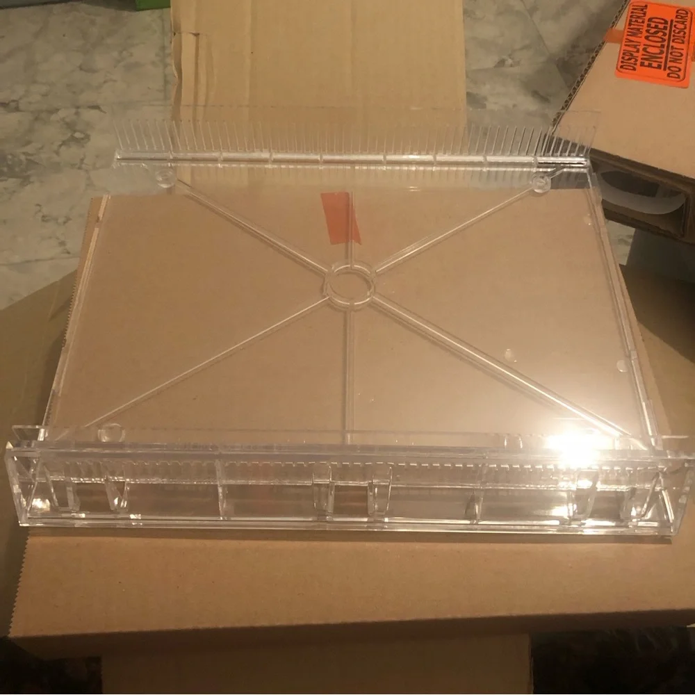 Roc display shelves NWT